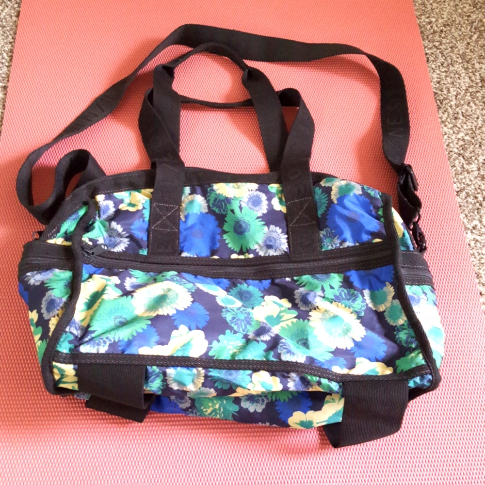 Offline by Aerie cross body yoga bag NWOT